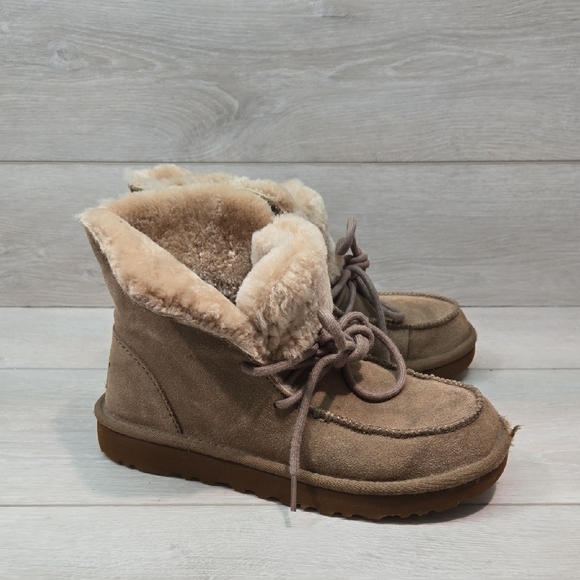 Ugg Australia Women Cozy Tan Suede Shearling Boots Sz 6 - Picture 1 of 13